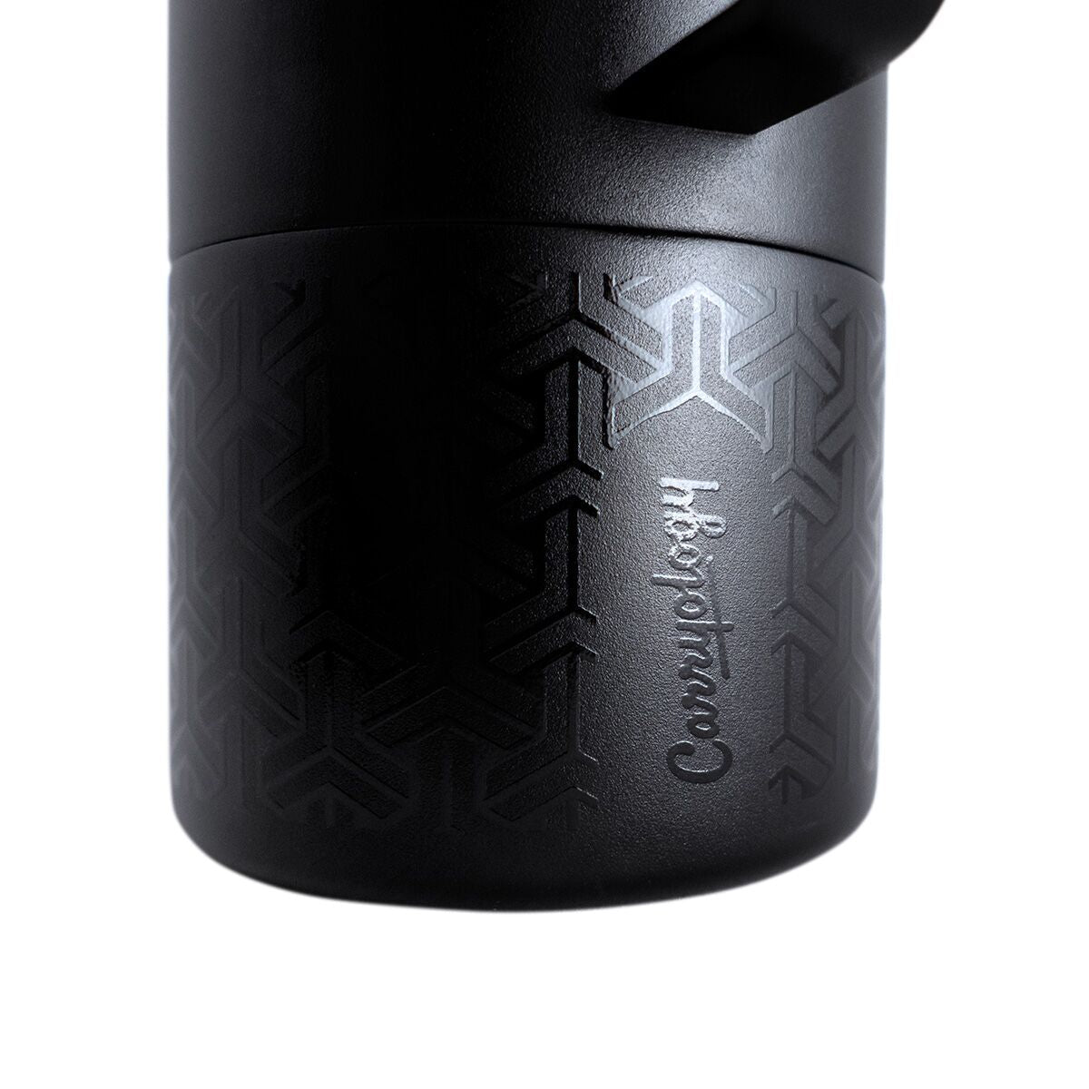 miir-x-carryology-tomo-m9 WebPDP-MiiR_x_Carryology_Tomo_Studio_Closeup__TOM1SV33402_12.10.25.jpg