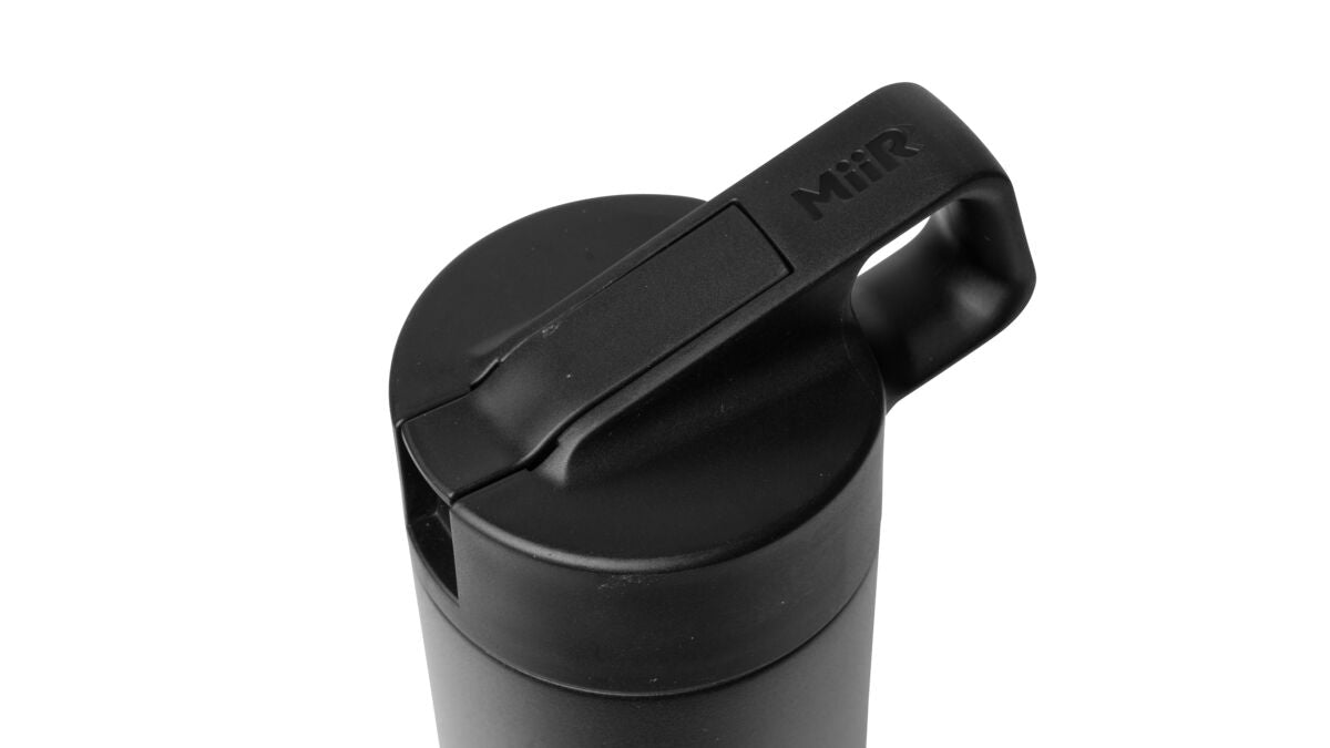straw-bottle-o8 WebPDP-Straw_Lid_2_Black_Studio_0221_45deg_Closed__WMB1SL20002.jpg