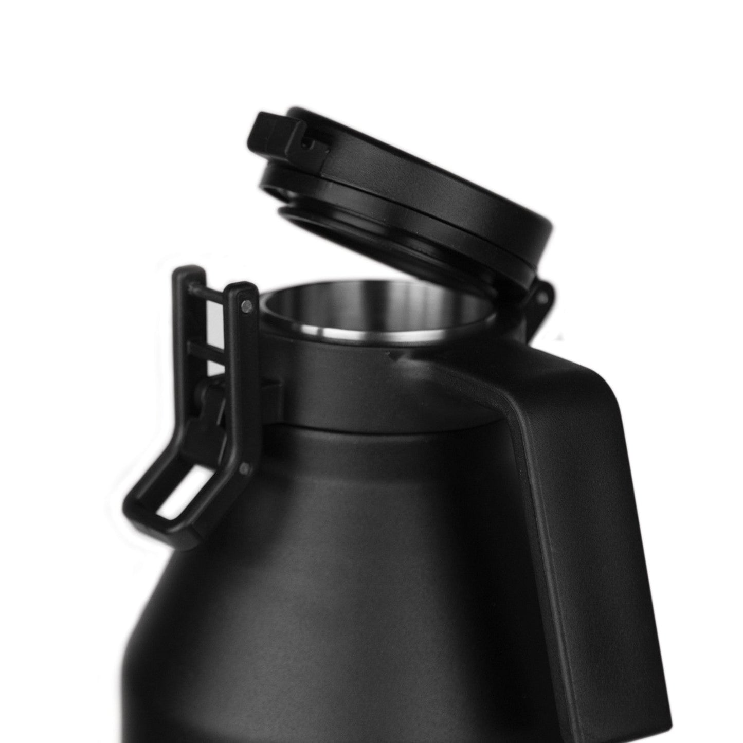 64oz-growler-c4 growlerdetail1_f7b2c86e-8bb8-40fc-b9ae-6f2e9d01276f__402220.jpg